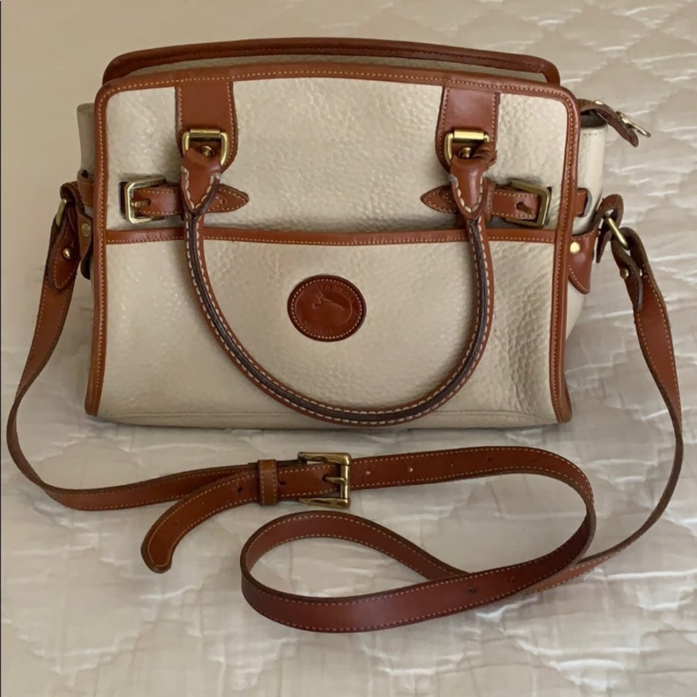 Authentic Dooney & Bourke Crossbody bag